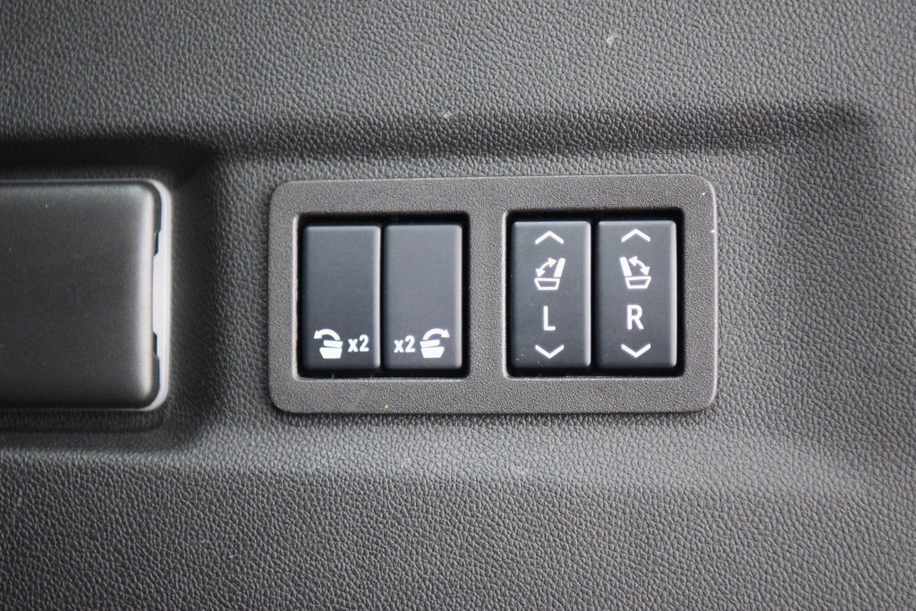 Used 2024 GMC Yukon XL Denali w/ Max Trailering Package image 27