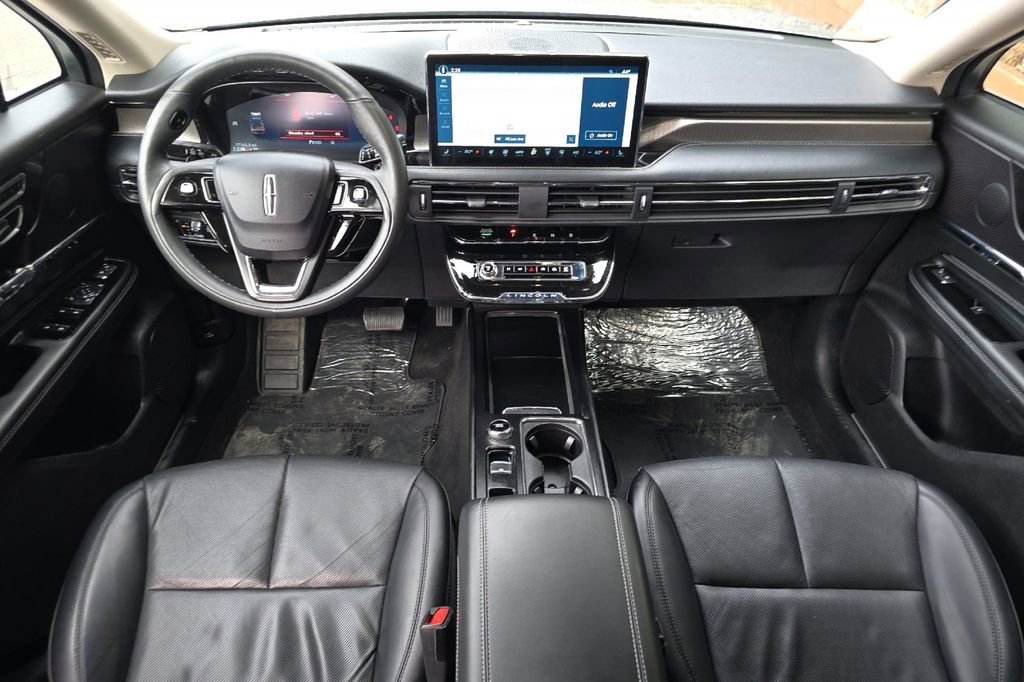 Used 2024 Lincoln Corsair Reserve w/ Equipment Group 201A image 12