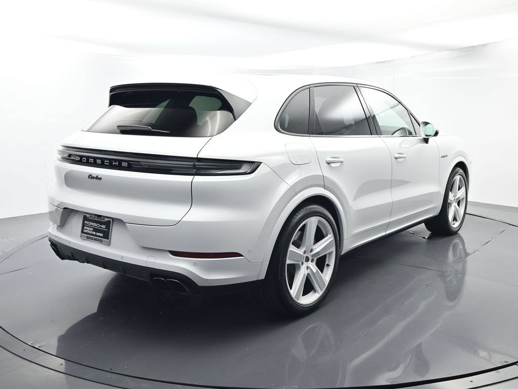Certified 2025 Porsche Cayenne Turbo AWD/4WD image 14