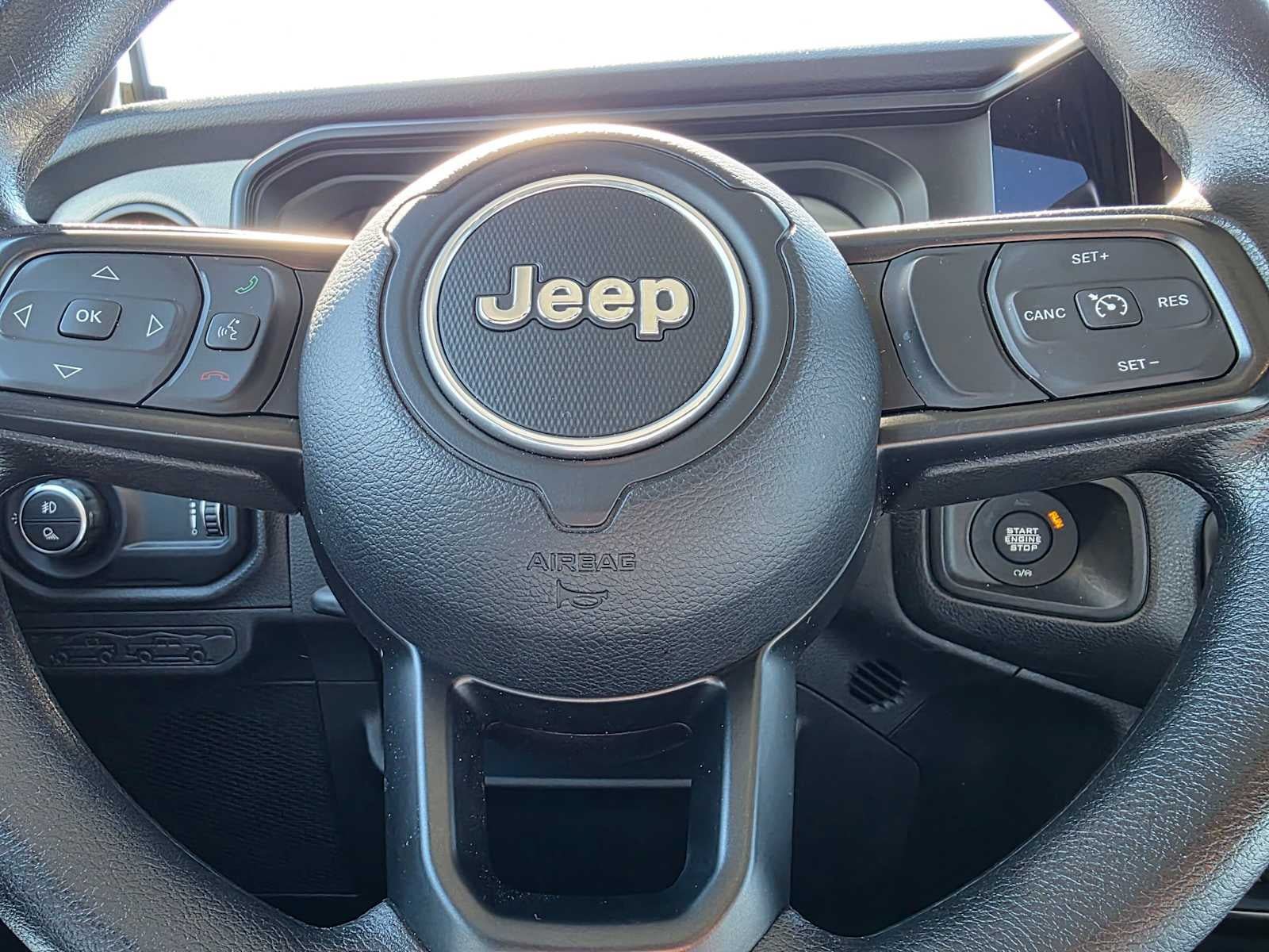 Used 2025 Jeep Gladiator Sport AWD/4WD image 24