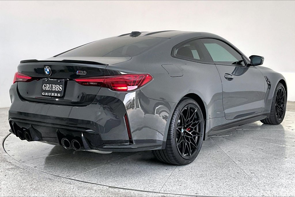 Used 2027 BMW M4 Competition RWD image 2
