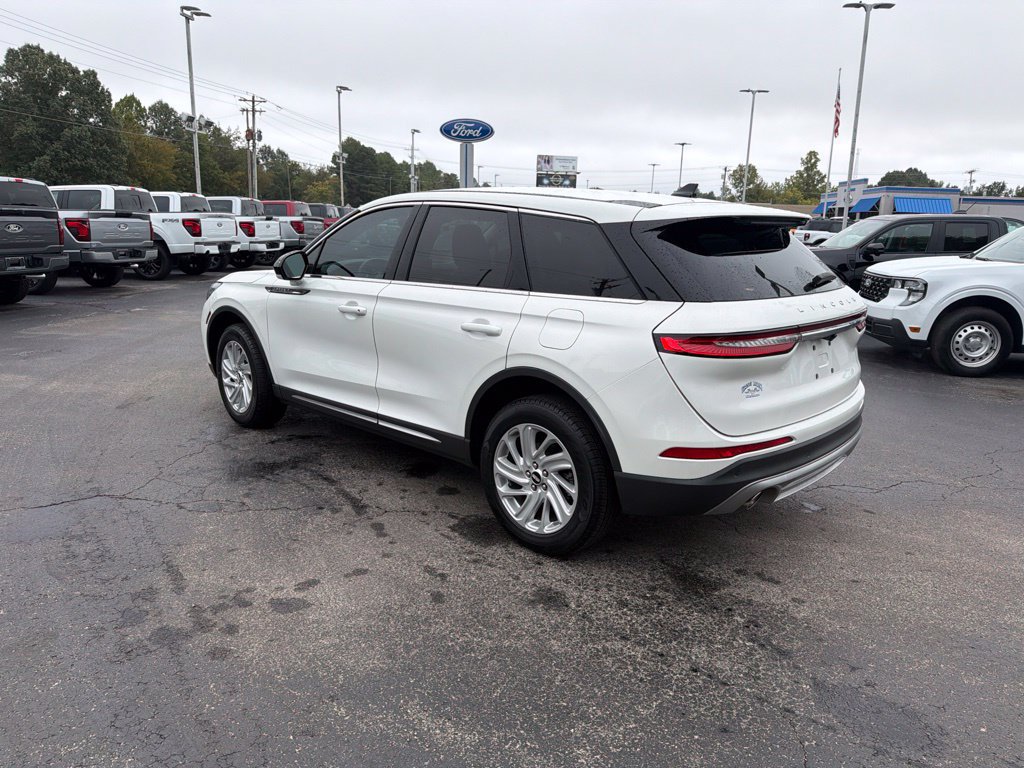 Used 2023 Lincoln Corsair AWD image 5
