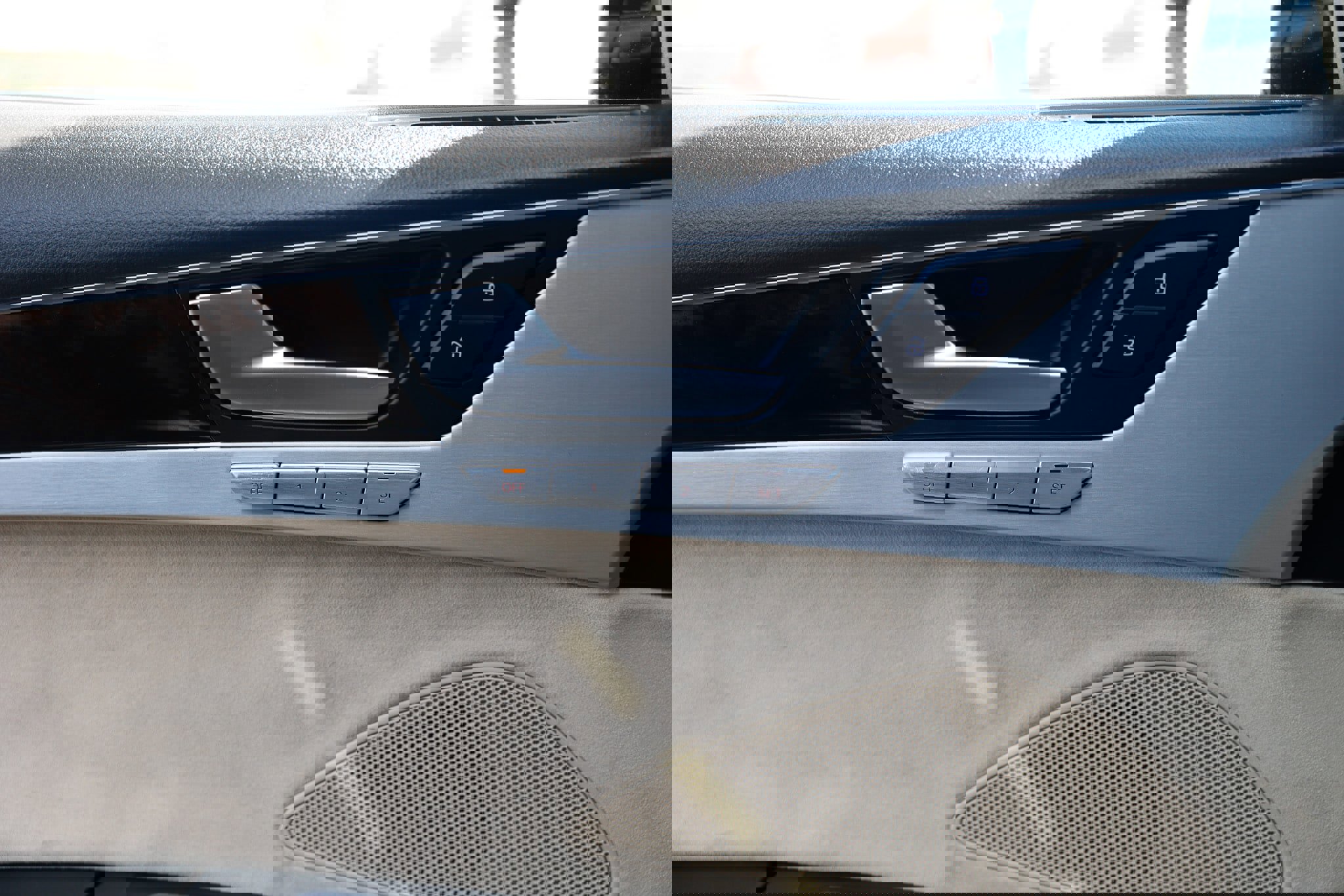 Used 2012 Audi A8 4.2 image 46