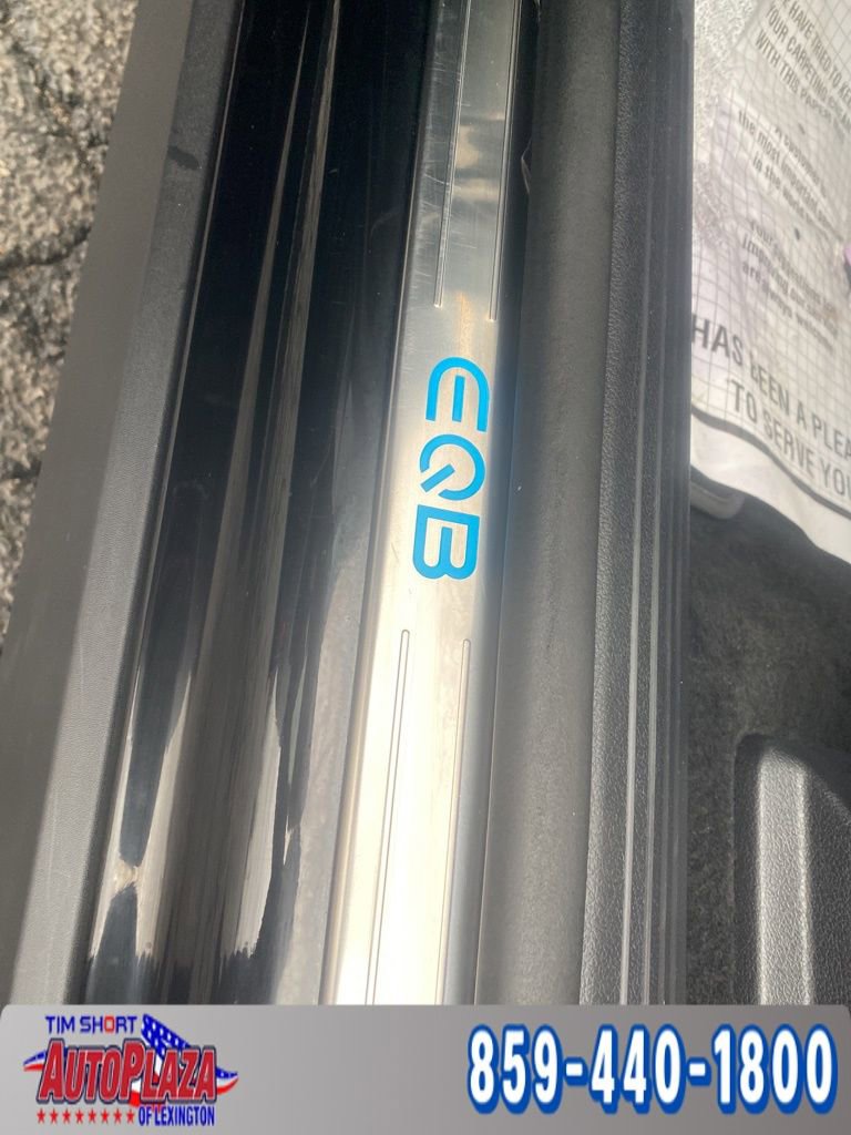 Used 2023 Mercedes-Benz EQB 300 4MATIC image 48