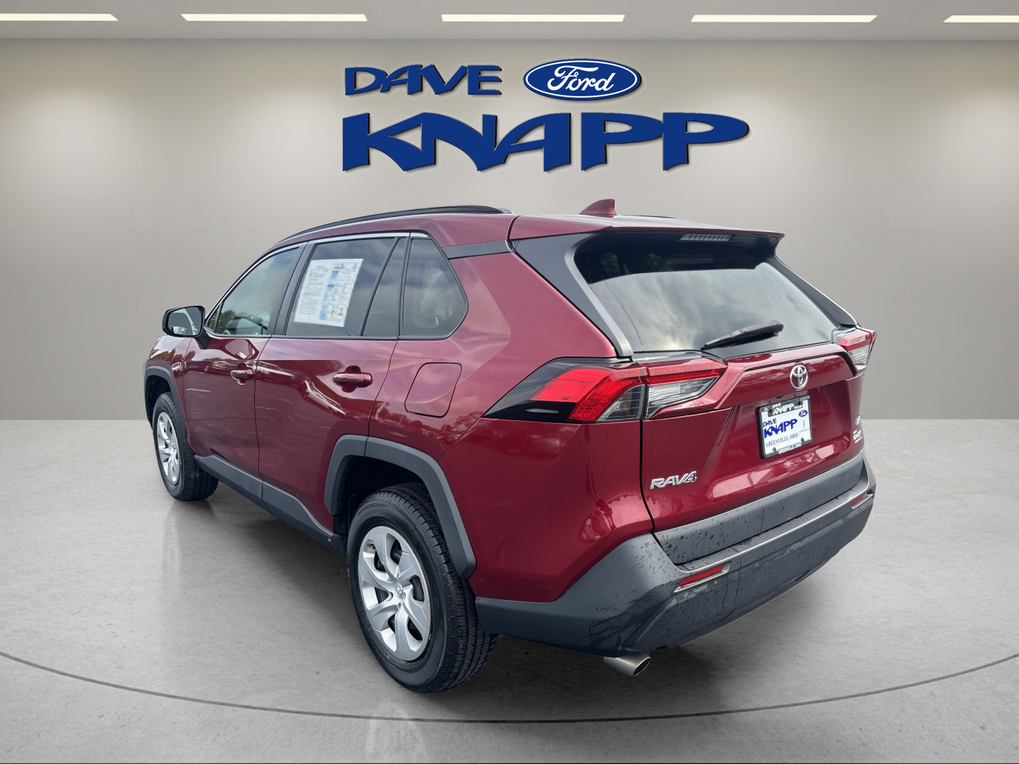 Used 2019 Toyota RAV4 LE w/ Carpet Mat Package FWD image 5