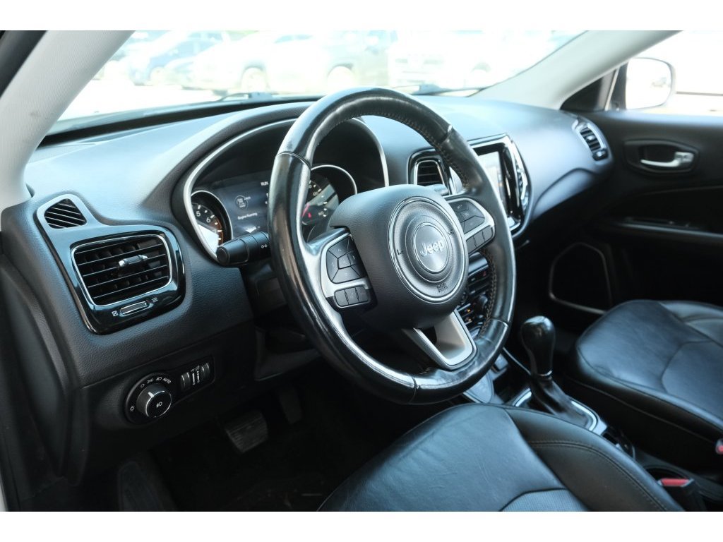 Used 2018 Jeep Compass Limited w/ Navigation Group AWD/4WD image 9