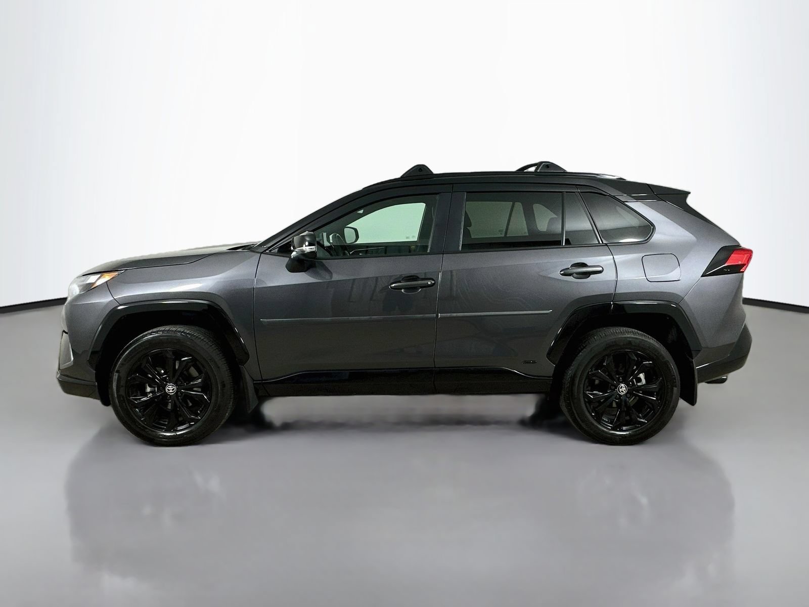 Used 2024 Toyota RAV4 XSE w/ Weather Package AWD/4WD image 8