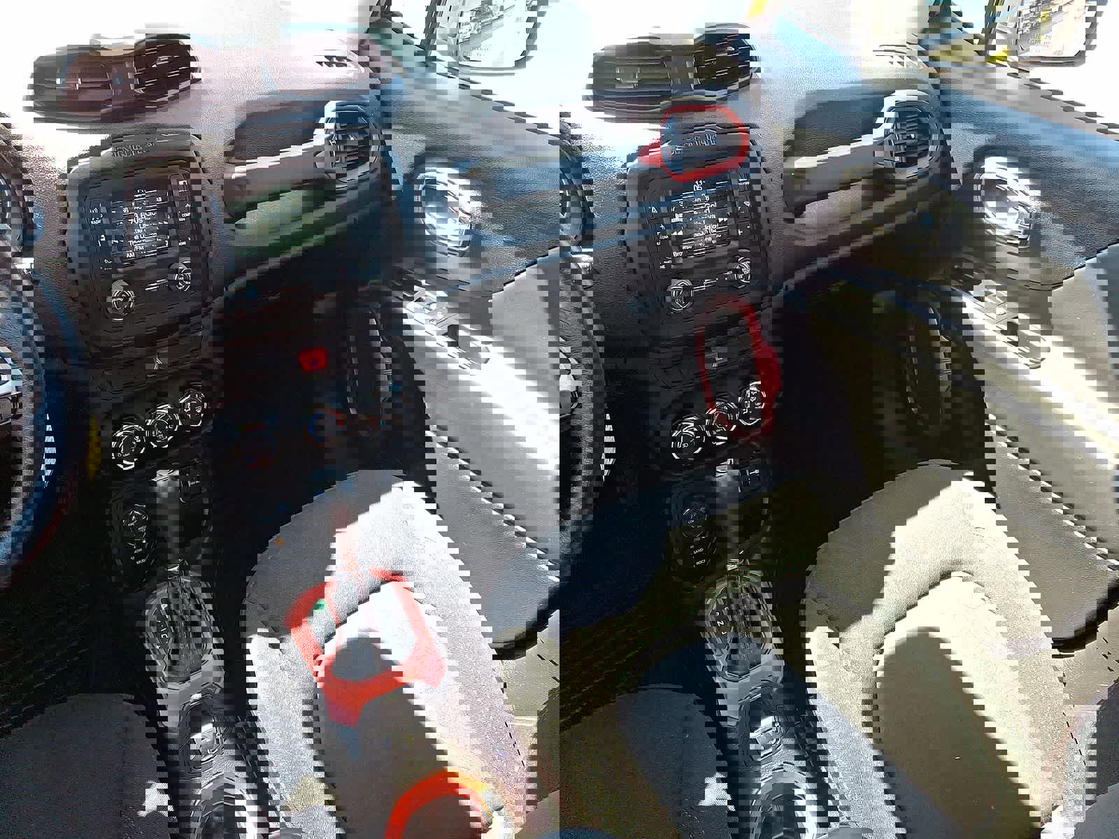 Used 2015 Jeep Renegade Trailhawk image 12