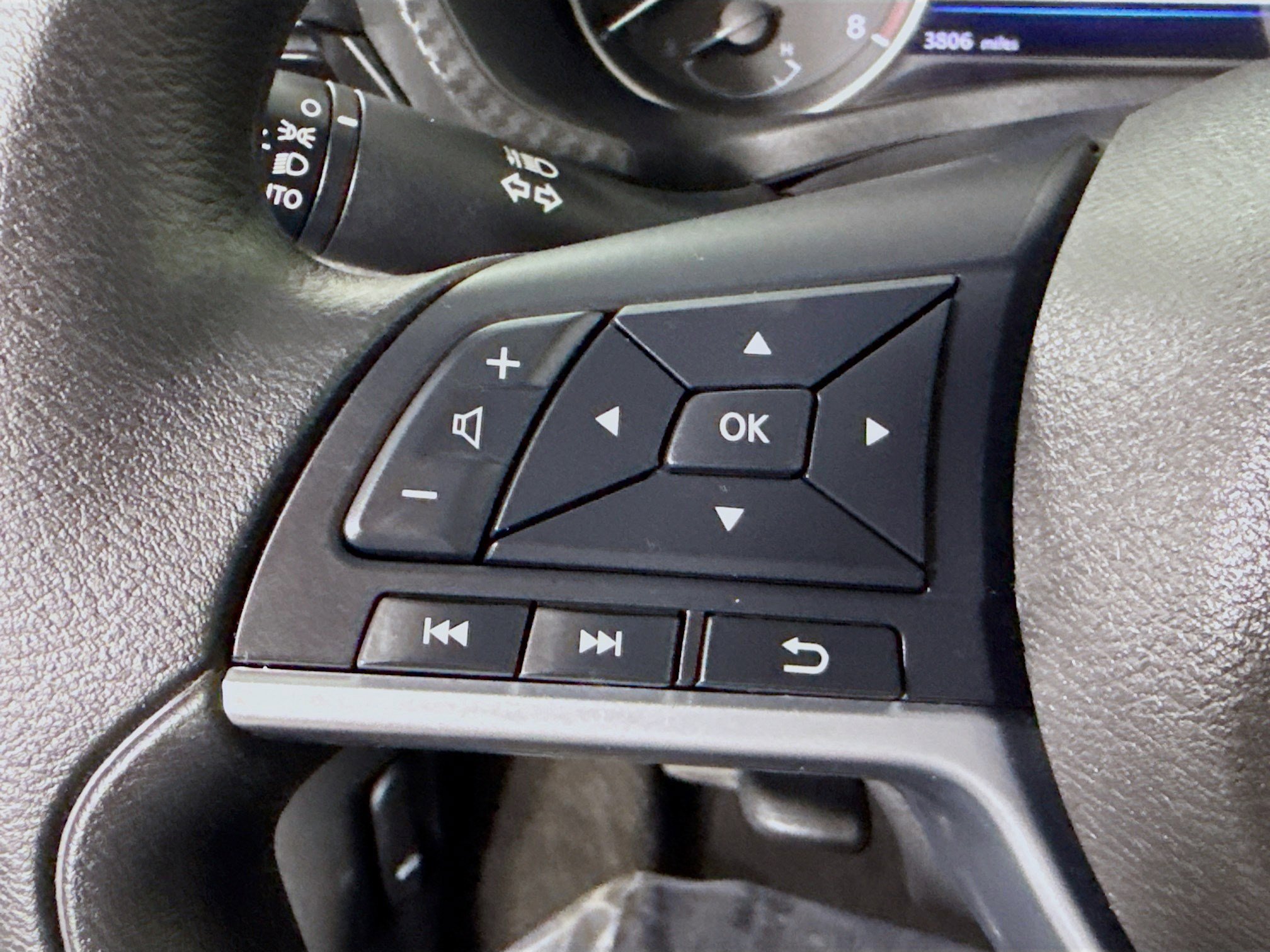 Used 2025 Nissan Sentra SV image 14