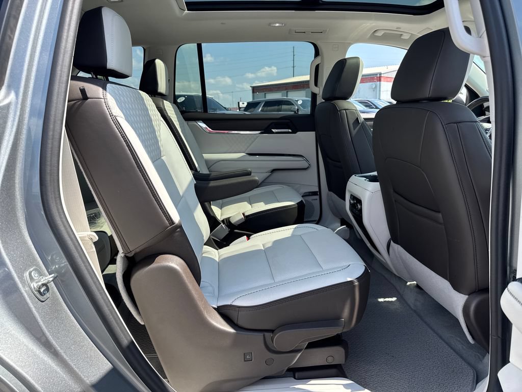Used 2024 GMC Acadia Denali w/ Super Cruise Package FWD image 12