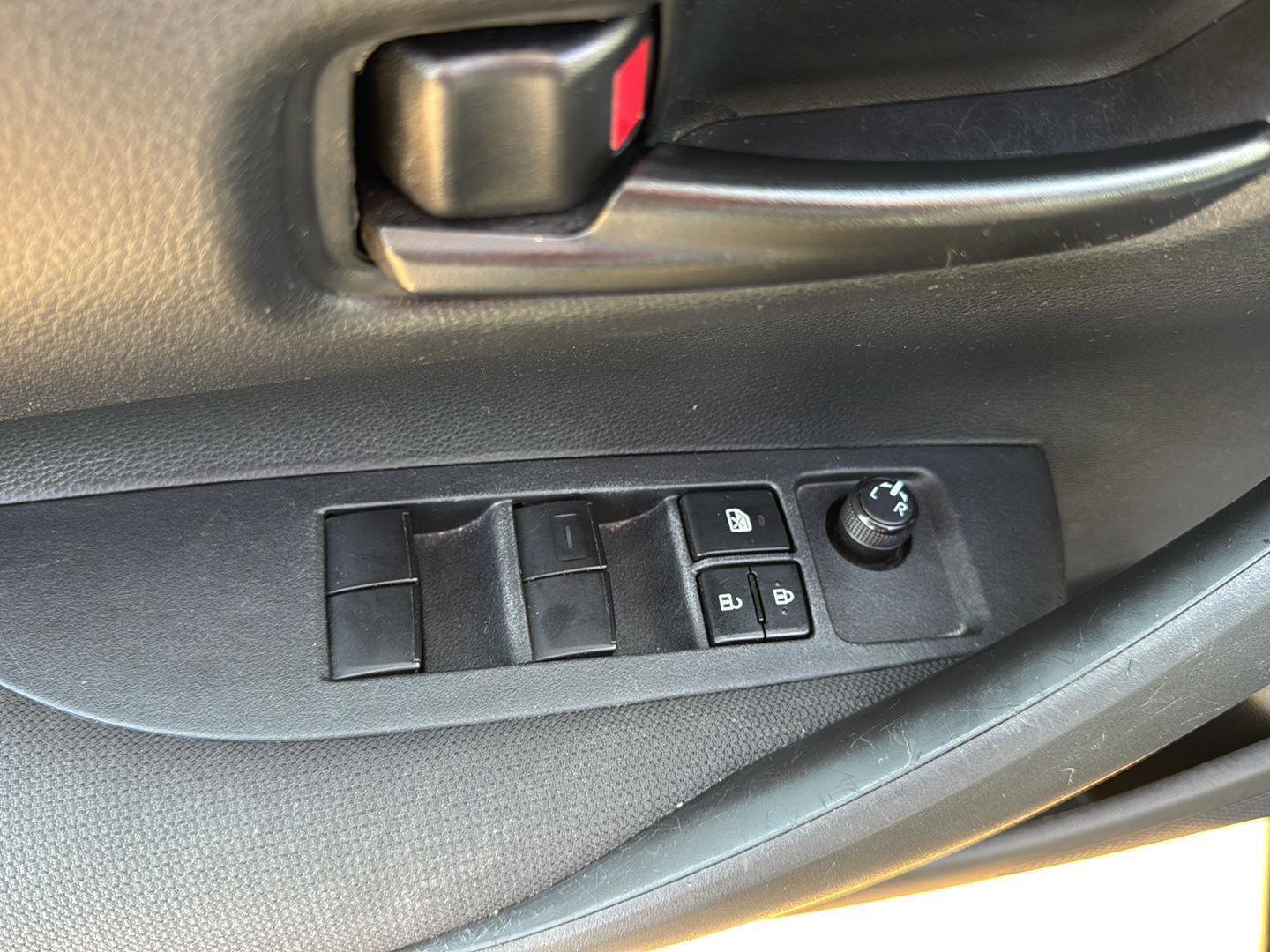 Used 2023 Toyota Corolla LE FWD image 12