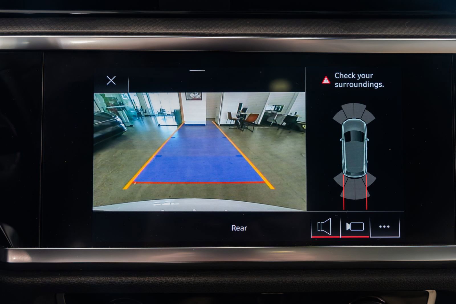 Used 2020 Audi Q3 2.0T Premium w/ Convenience Package image 13