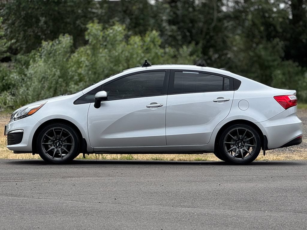 Used 2016 Kia Rio LX w/ Power Package FWD image 4