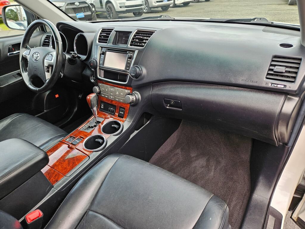 Used 2013 Toyota Highlander Limited image 11