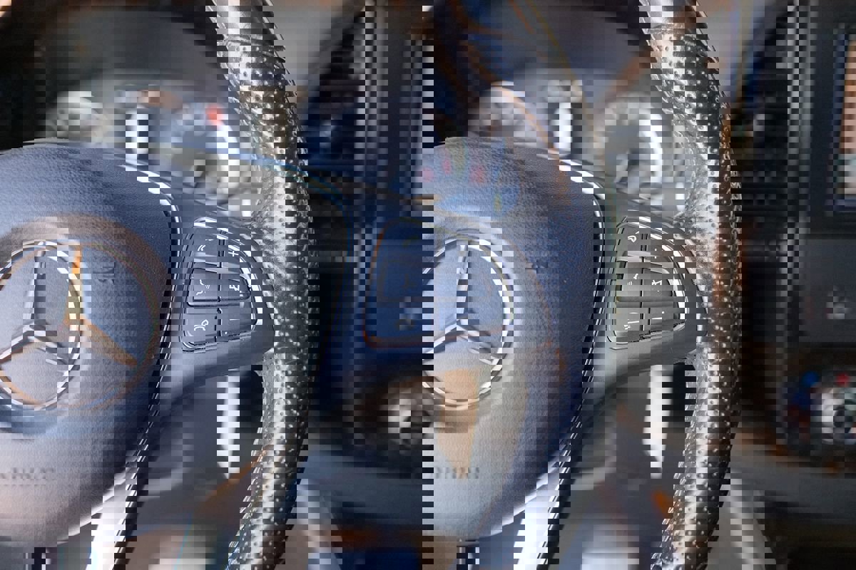 Used 2018 Mercedes-Benz Metris Passenger image 16