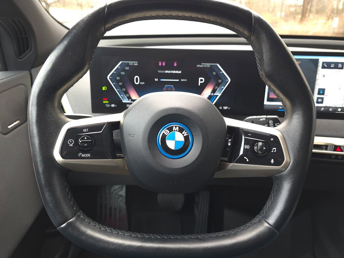 Used 2024 BMW iX xDrive50 w/ Premium Package image 30