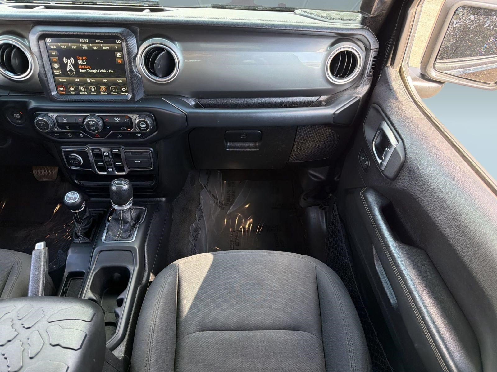 Used 2020 Jeep Wrangler Unlimited Sahara w/ Uconnect 4C Nav & Sound Group AWD/4WD image 27