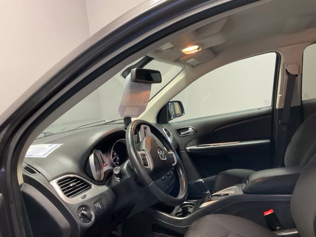 Used 2018 Dodge Journey SE w/ Connectivity Group FWD image 17