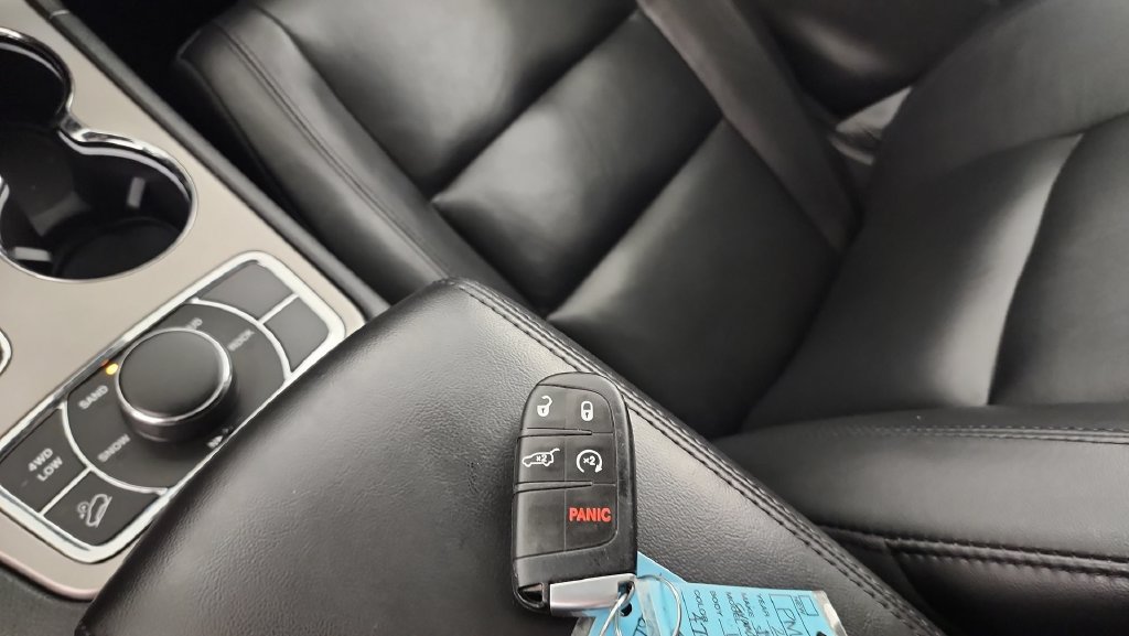 Used 2021 Jeep Grand Cherokee Limited AWD/4WD image 21