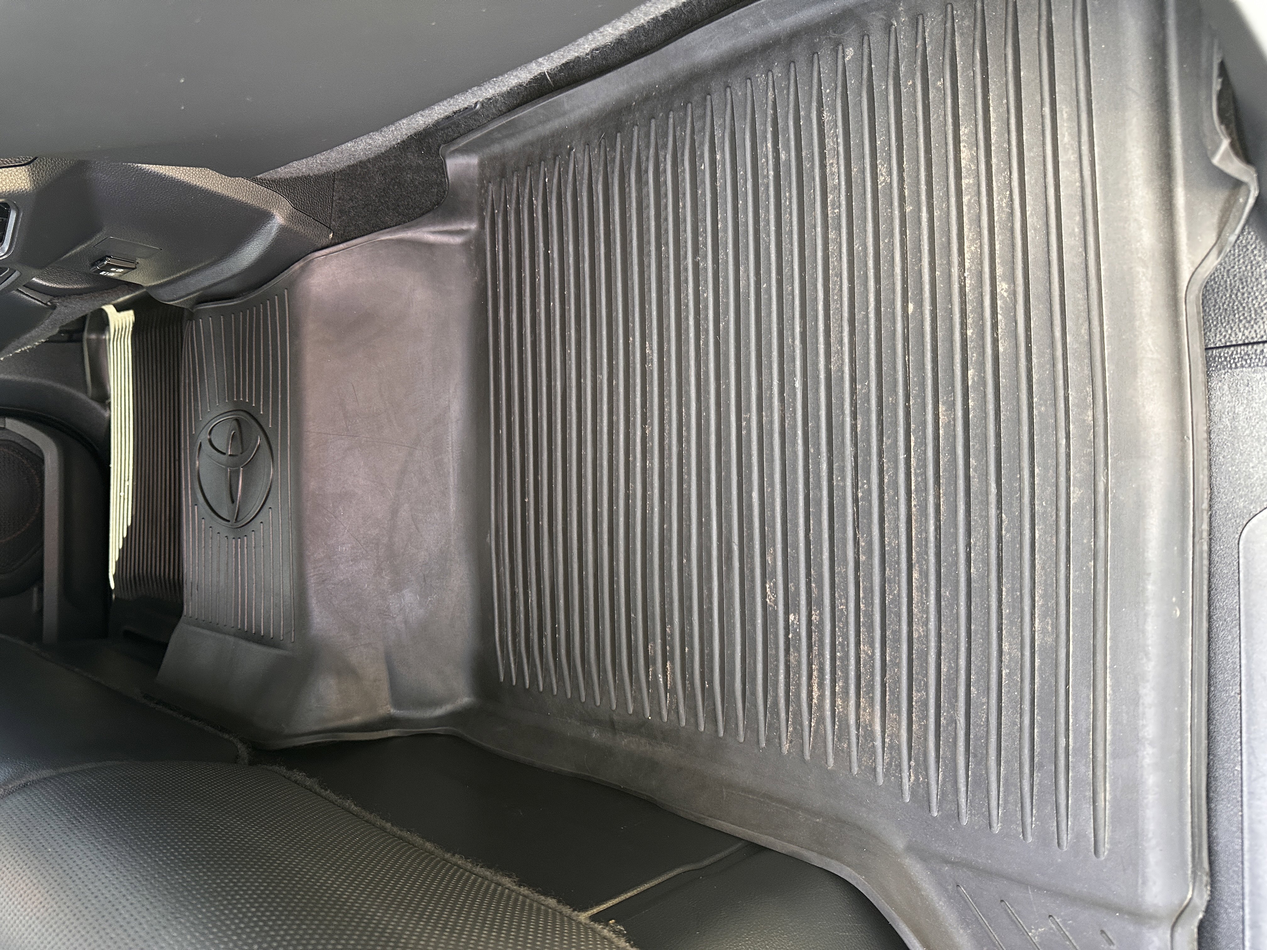 Used 2024 Toyota Tundra Limited AWD/4WD image 27