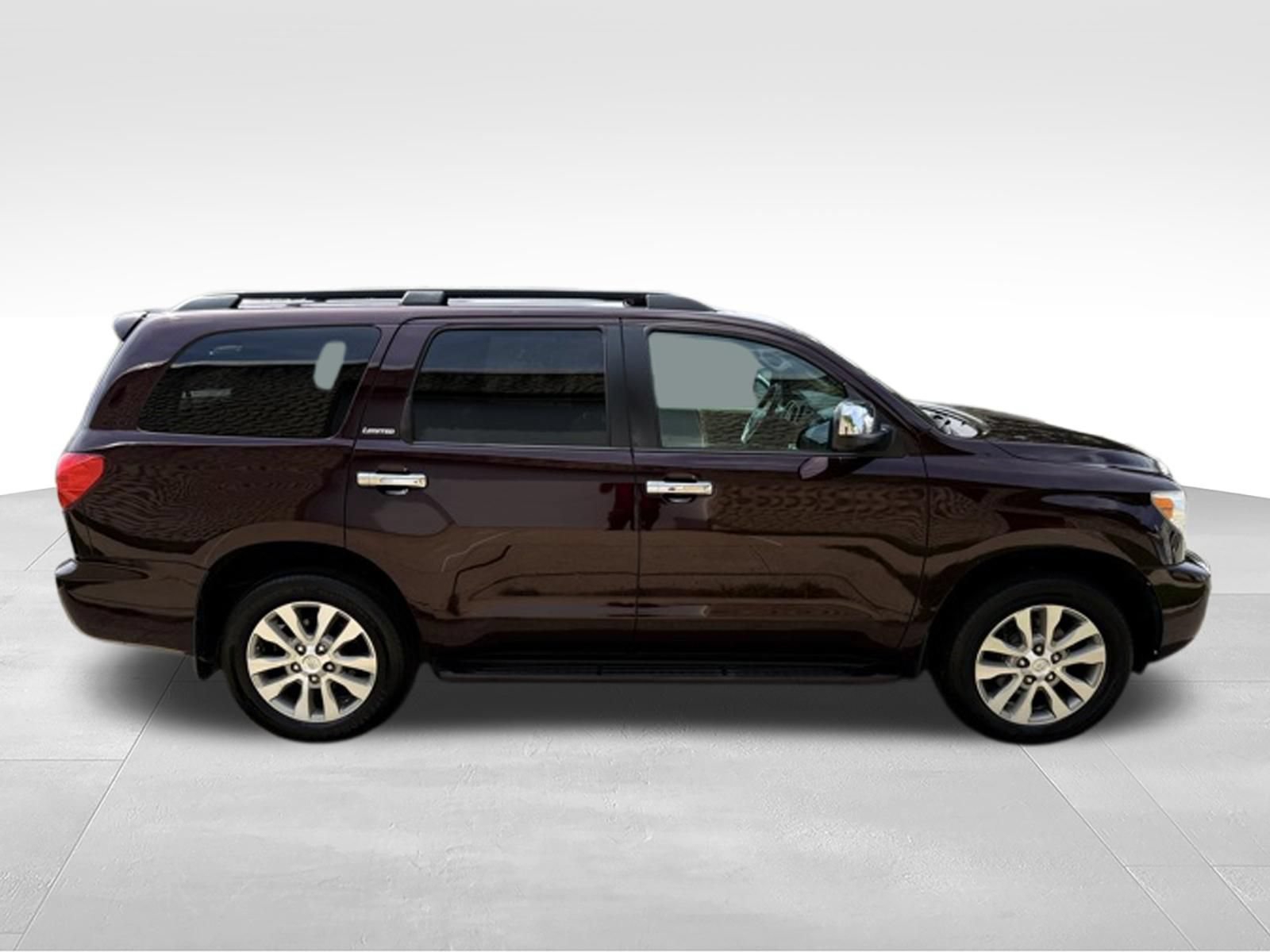 Used 2016 Toyota Sequoia Limited w/ Safety & Convenience Package AWD/4WD image 4