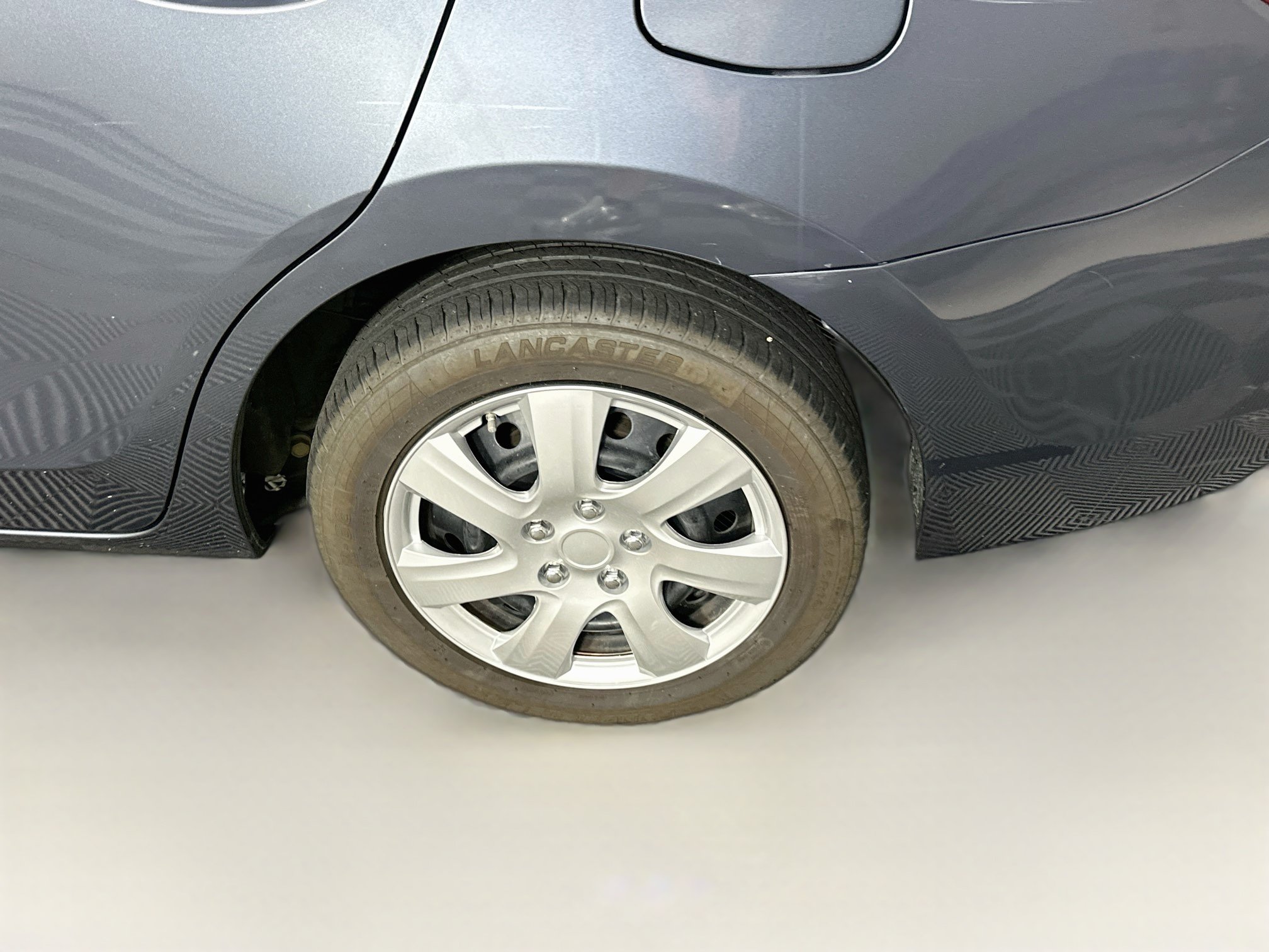 Used 2015 Toyota Corolla LE FWD image 11