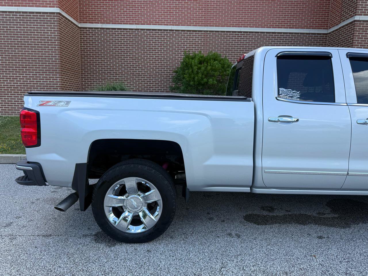 Used 2015 Chevrolet Silverado 1500 LTZ Z71 w/ LTZ Plus Package AWD/4WD image 17