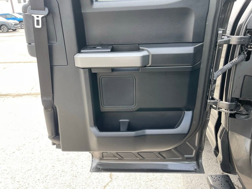 Used 2017 Ford F150 XLT w/ Equipment Group 302A Luxury AWD/4WD image 22