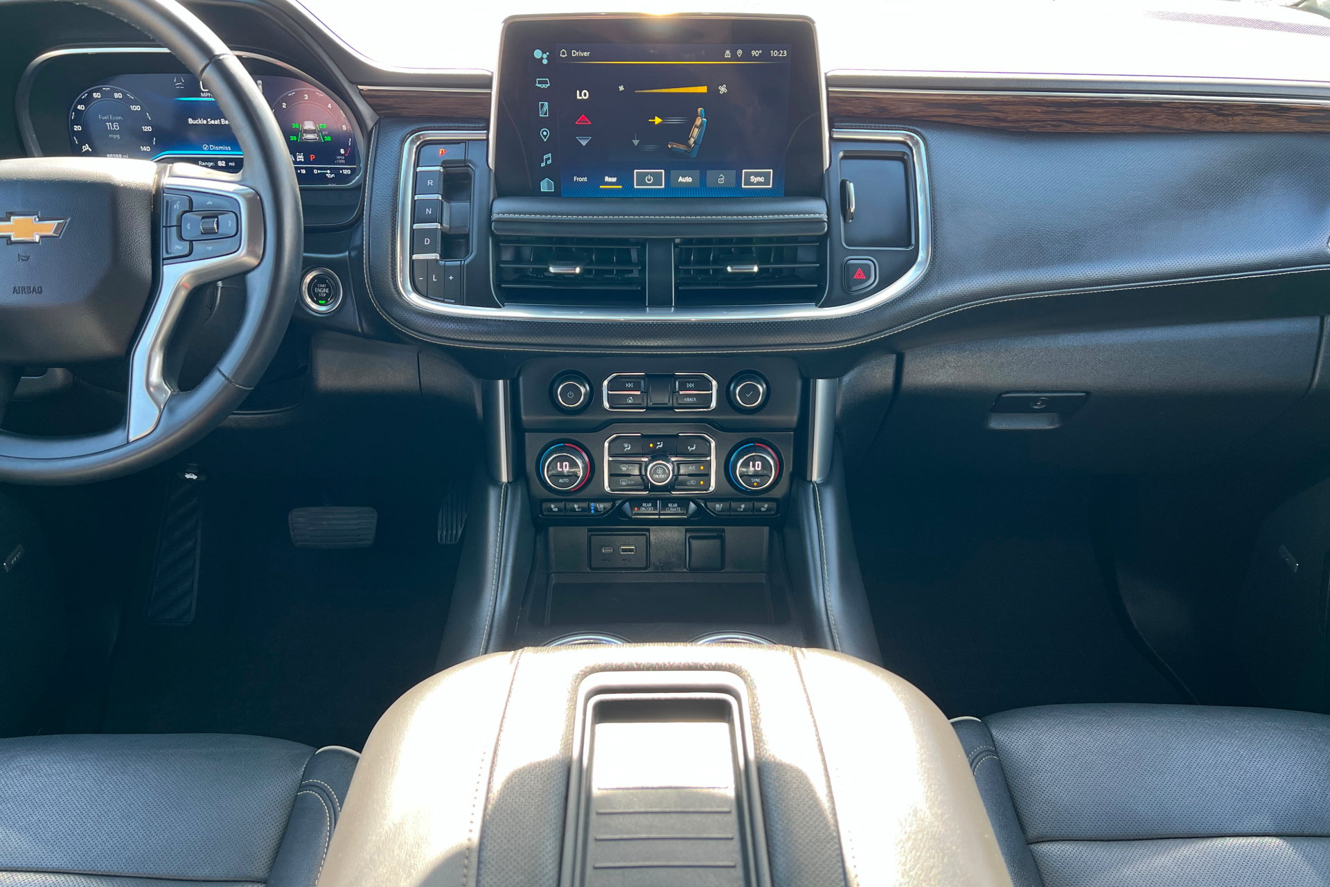 Used 2023 Chevrolet Suburban Premier AWD/4WD image 14