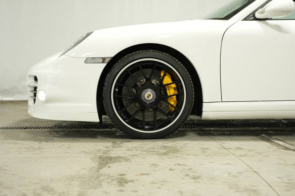 Used 2013 Porsche 911 Turbo S image 40
