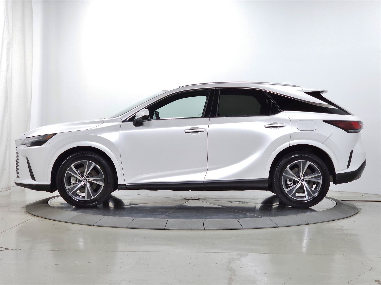 Used 2024 Lexus RX 350 Premium w/ Convenience Package AWD/4WD image 5