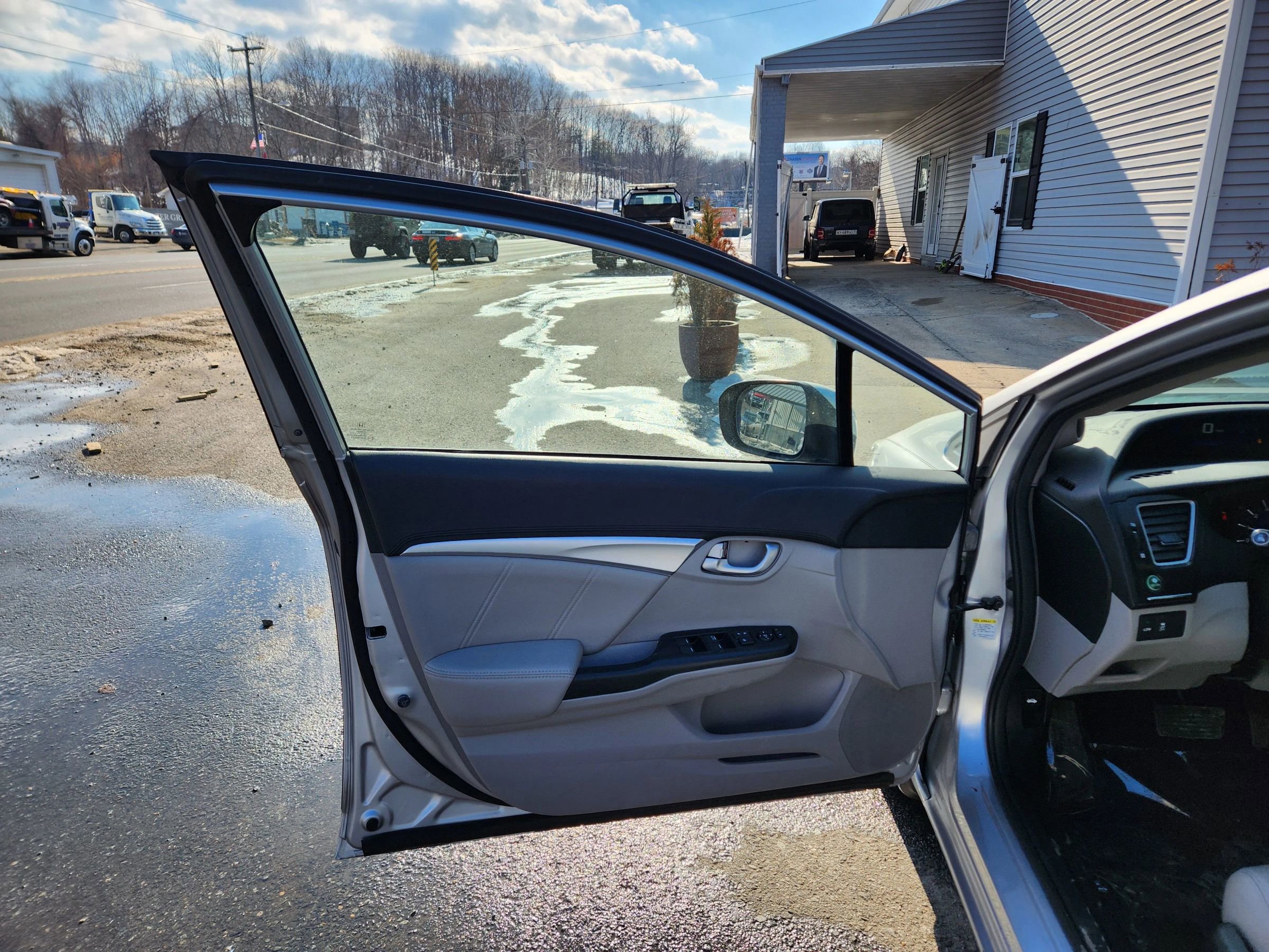 Used 2015 Honda Civic Hybrid Sedan image 21