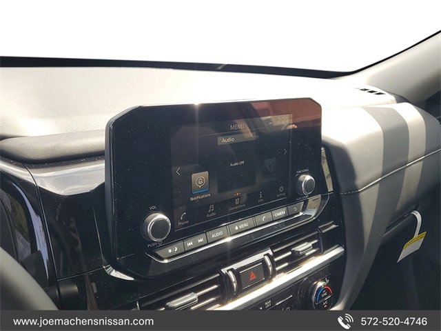 New 2025 Nissan Pathfinder SV w/ Black Appearance Package image 18