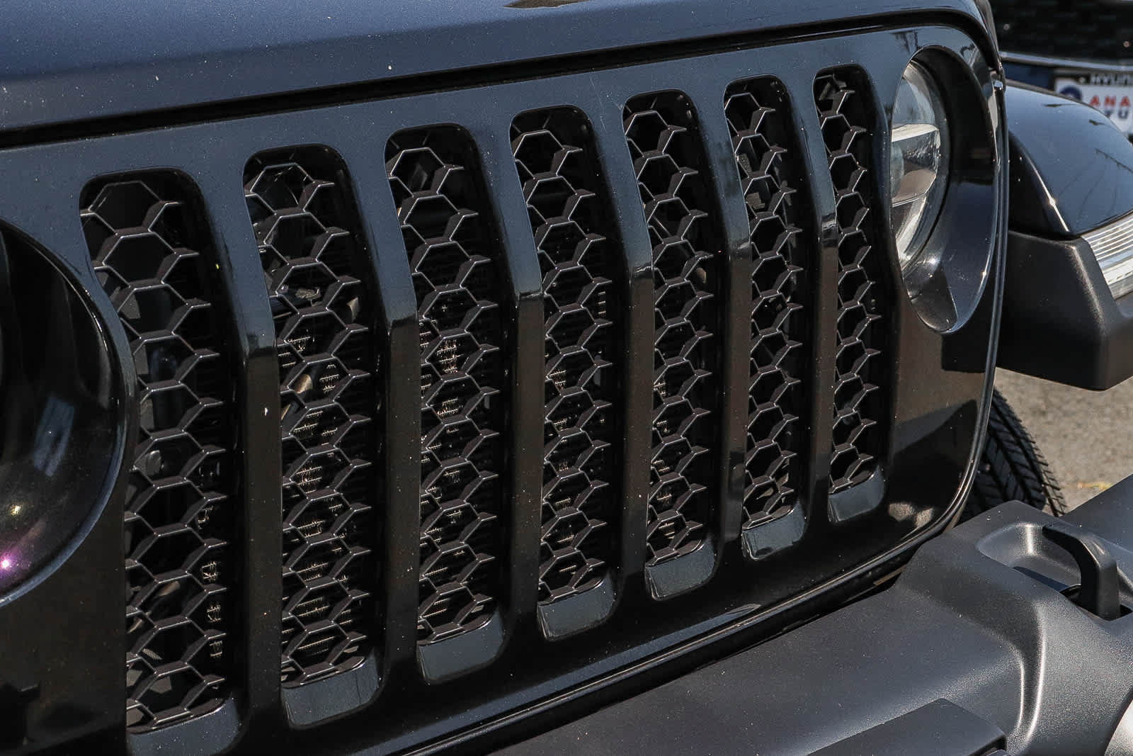 Used 2021 Jeep Gladiator Sport AWD/4WD image 6