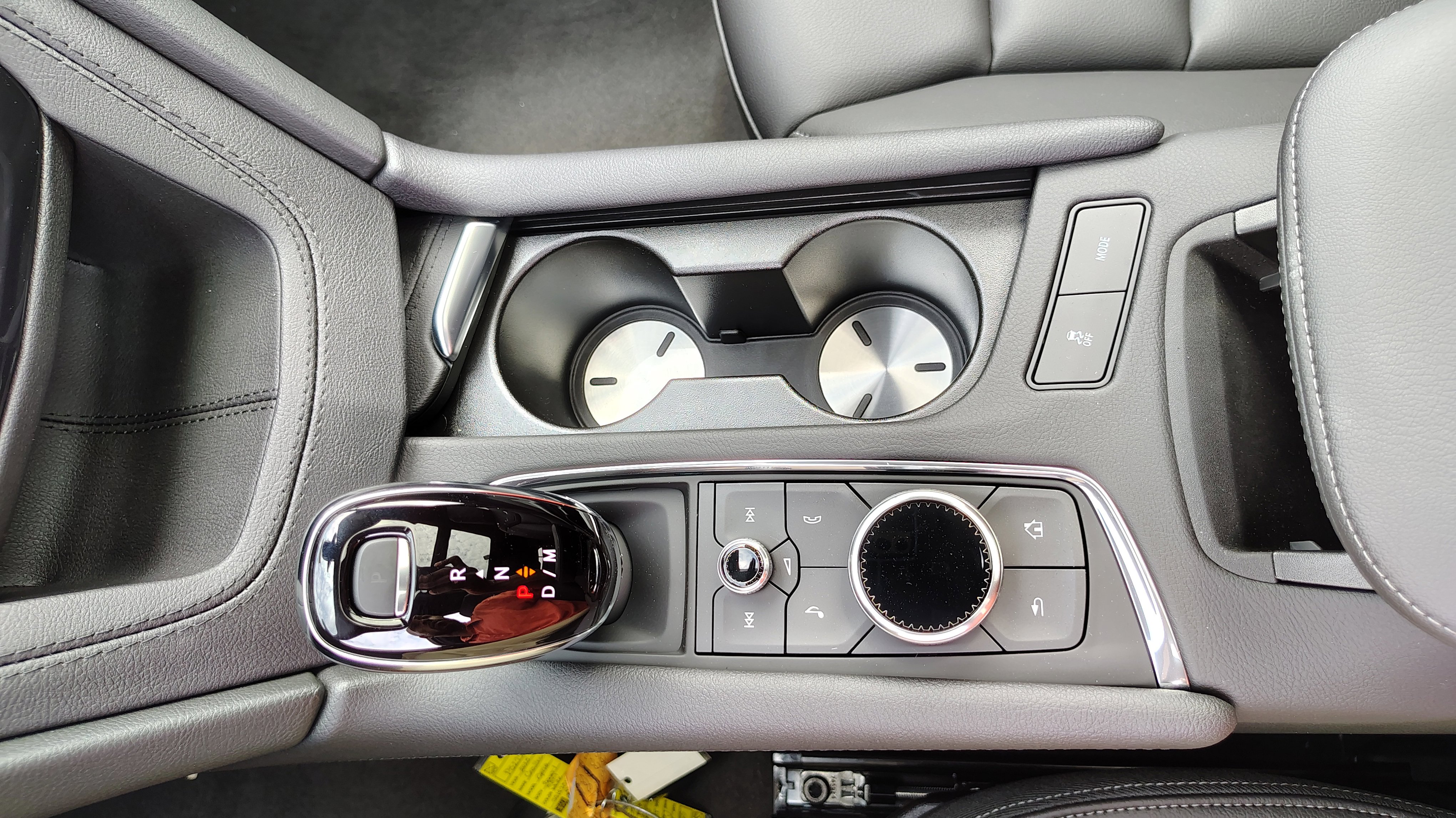 New 2025 Cadillac XT6 Luxury image 28