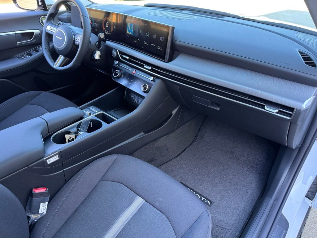 New 2026 Hyundai Sonata SEL FWD image 17