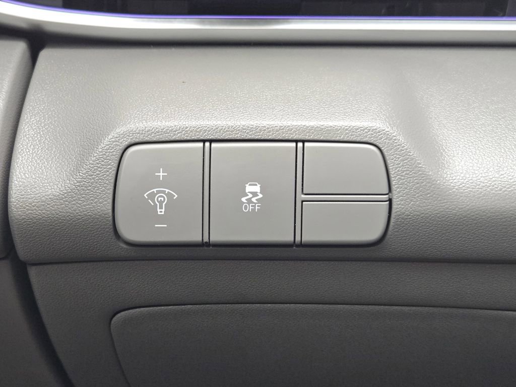 Used 2024 Hyundai Elantra SEL image 27