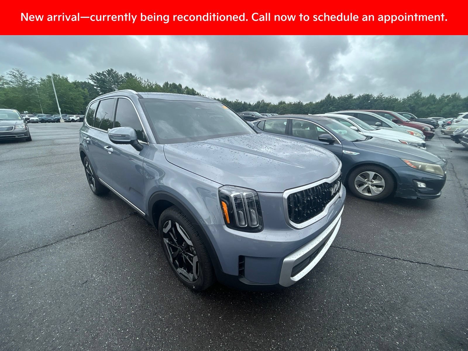 Certified 2025 Kia Telluride EX w/ EX Captain's Chair Package AWD/4WD image 3
