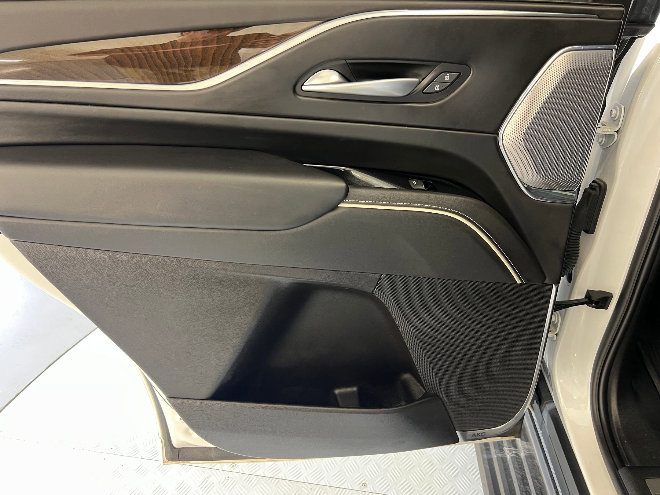 Used 2023 Cadillac Escalade Sport Platinum w/ Heavy-Duty Trailer Package image 32