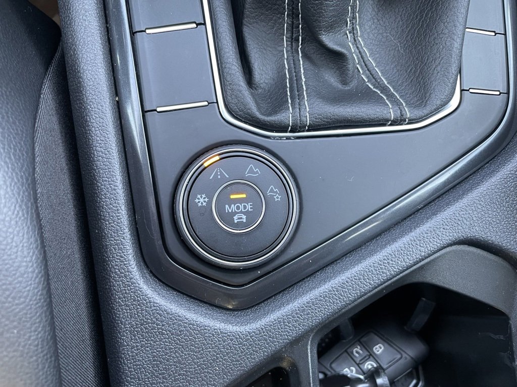 Used 2024 Volkswagen Tiguan SE image 15