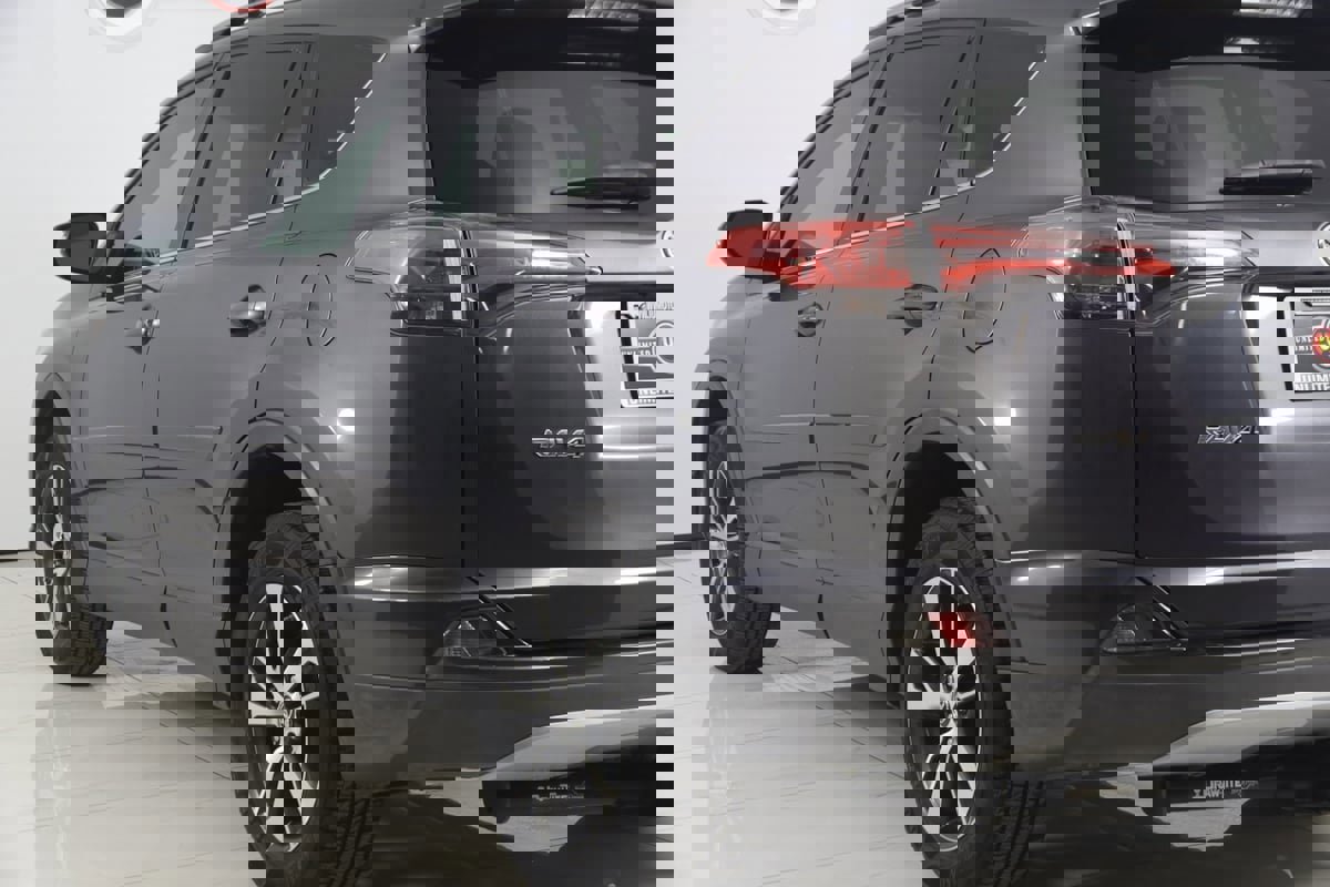 Used 2017 Toyota RAV4 XLE image 20