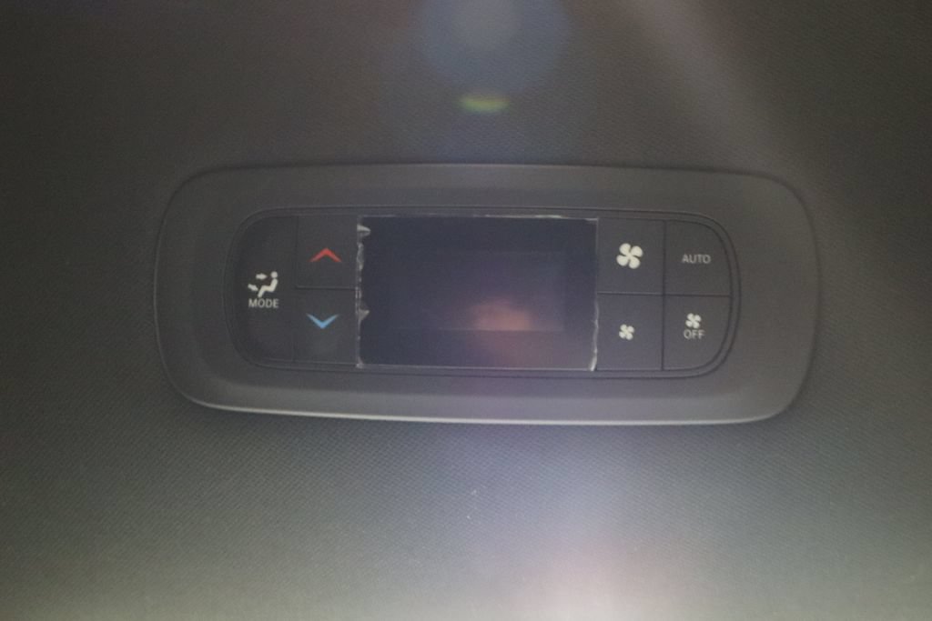 Used 2025 Chrysler Pacifica Select FWD image 28
