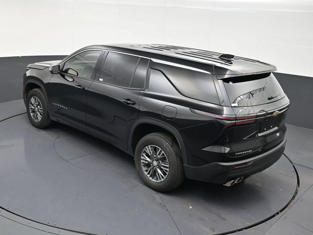 Used 2025 Chevrolet Traverse LT FWD image 13