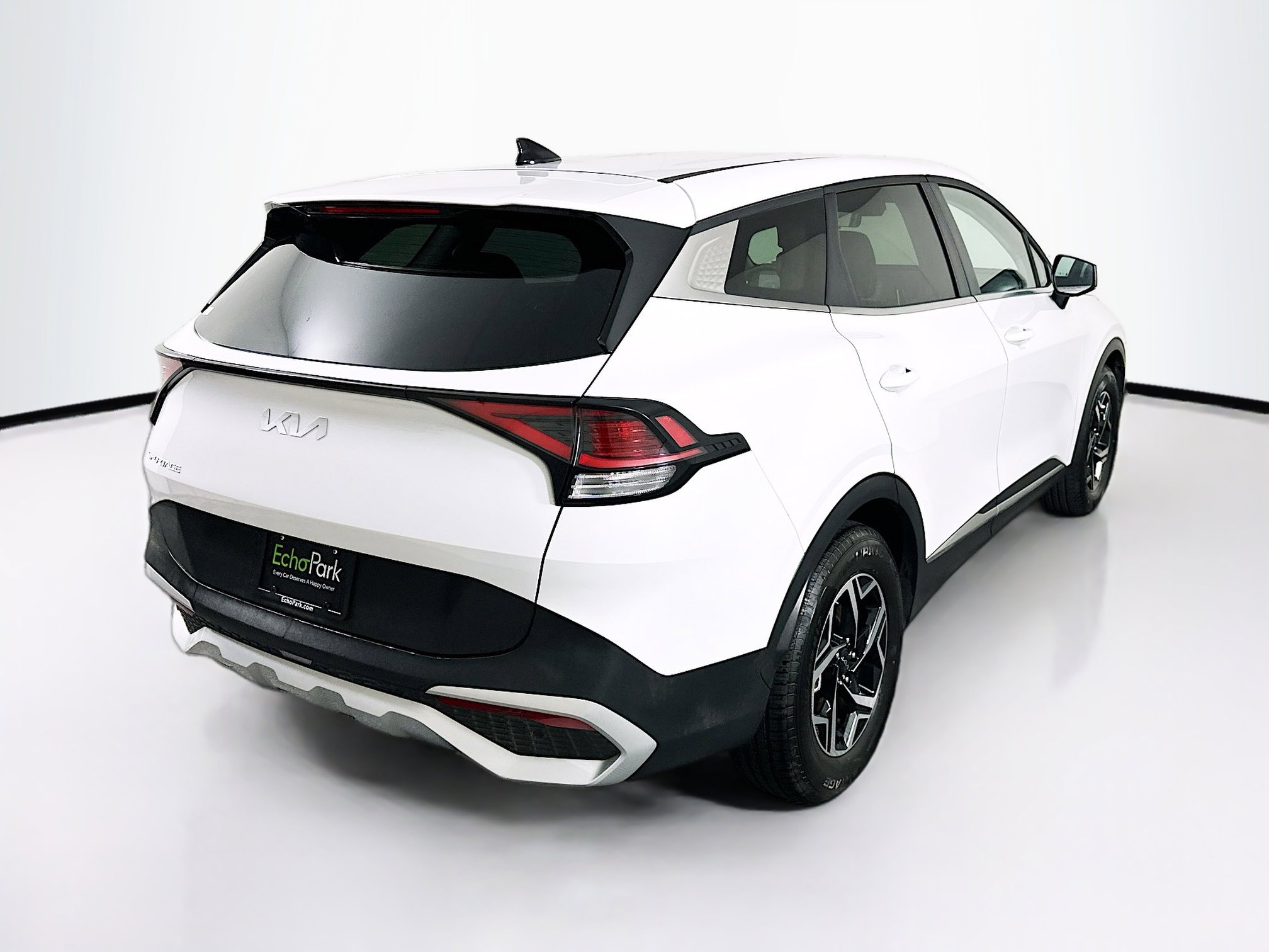 Used 2025 Kia Sportage LX image 9