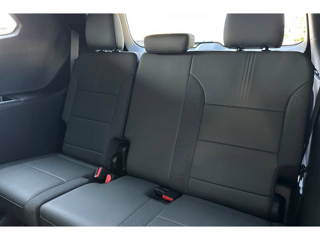 New 2026 GMC Acadia AT4 w/ LPO, Floor Liner Package AWD/4WD image 12