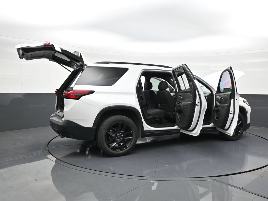 Used 2022 Chevrolet Traverse LT FWD image 28