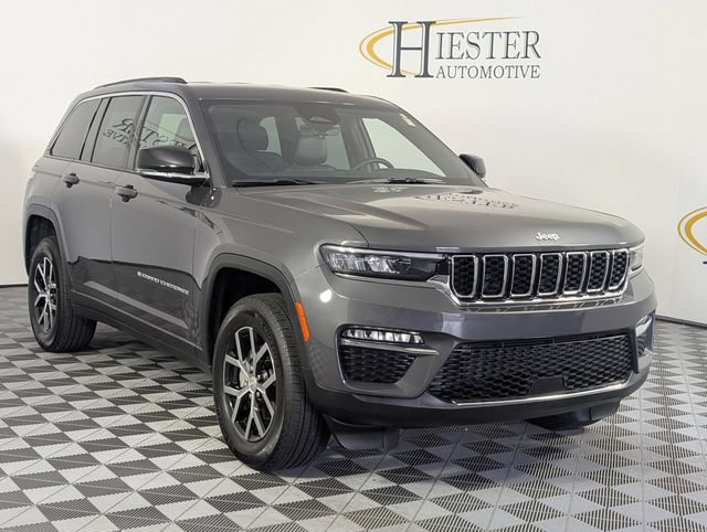 Used 2025 Jeep Grand Cherokee Limited AWD/4WD image 2