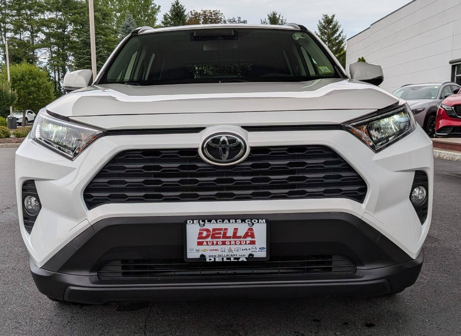 Used 2020 Toyota RAV4 XLE w/ Convenience Package AWD/4WD image 2
