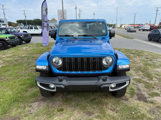 Certified 2024 Jeep Gladiator Sport AWD/4WD image 2