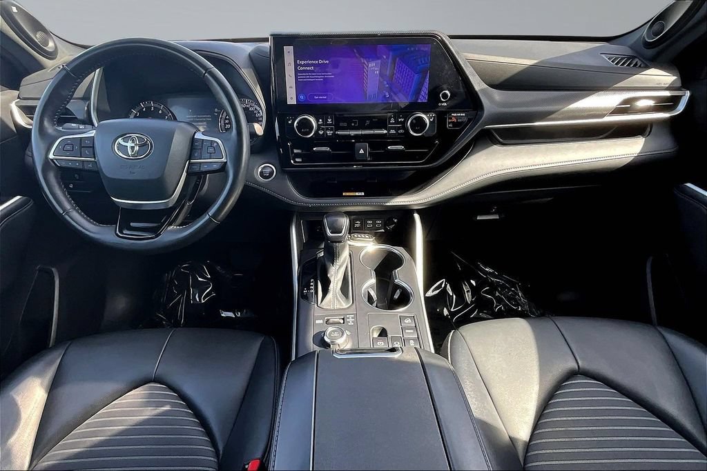 Used 2024 Toyota Highlander XSE AWD/4WD image 7